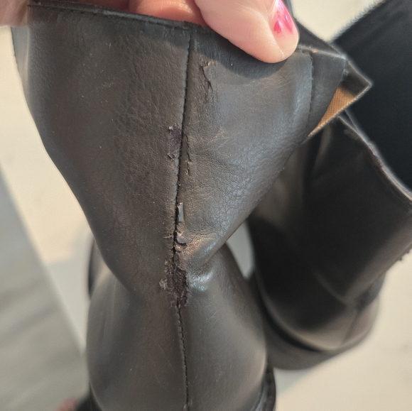 Leather boots - Picture 8 of 10